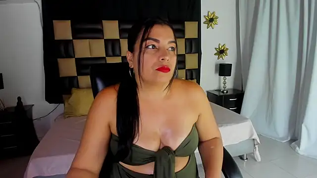 NinaSexxy online show from 11-26-25, 06:20