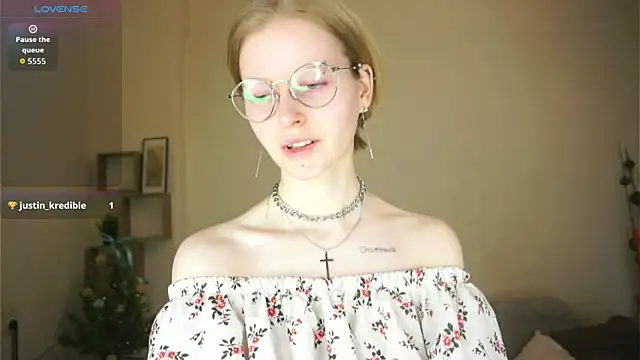 ToyaPletz online show from 04-15-26, 06:04