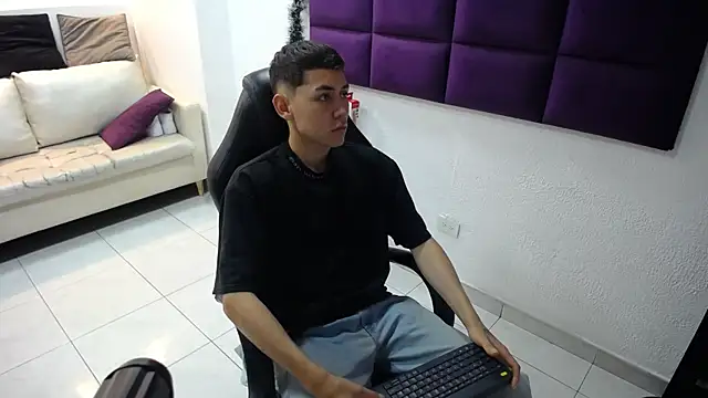 LoganFoster  online show from 12-22-25, 08:17