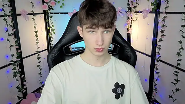 Maxwellchiik online show from 11-29-25, 09:29