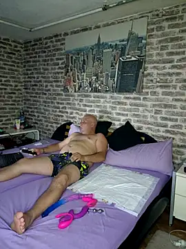 Snapshot of SquirtPassion1995 chatting on 07-18-26, 09:40 SquirtPassion1995 online show from 07-18-26, 09:40