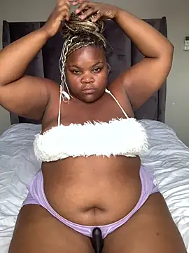 cuddlegiantbear online show from 11-28-25, 07:33