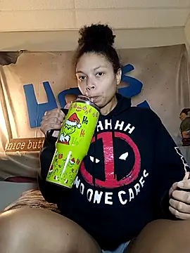 Snapshot of PassionateAboutSex chatting on 02-06-26, 12:15 PassionateAboutSex online show from 02-06-26, 12:15