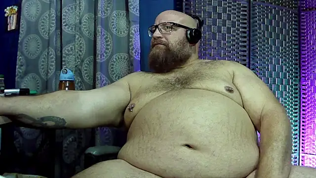 Snapshot of BigBearforCuddles chatting on 06-10-26, 01:50 BigBearforCuddles online show from 06-10-26, 01:50
