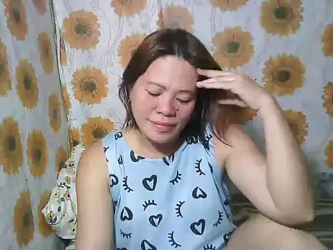 Smilinglovely online show from 04-09-26, 05:18