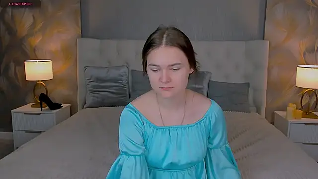 GLORIA BLOOM online show from 11-30-25, 08:46