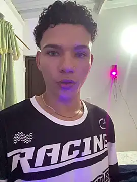 secret justin7 online show from 12-17-25, 03:01