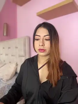 Snapshot of MaddieHunter chatting on 11-26-25, 01:23 MaddieHunter online show from 11-26-25, 01:23