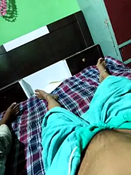 Uma sain online show from 04-22-26, 04:08