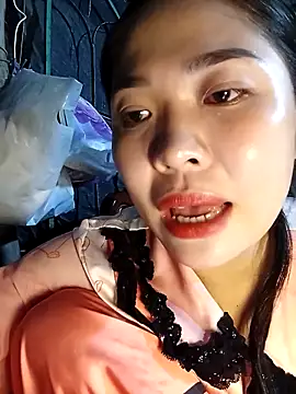 Snapshot of Lin-kute98 chatting on 04-24-26, 02:41 Lin-kute98 online show from 04-24-26, 02:41