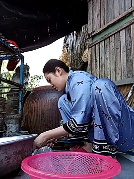 Snapshot of Lin-kute98 chatting on 04-29-26, 12:37 Lin-kute98 online show from 04-29-26, 12:37