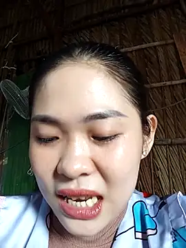 Snapshot of Lin-kute98 chatting on 05-02-26, 12:48 Lin-kute98 online show from 05-02-26, 12:48