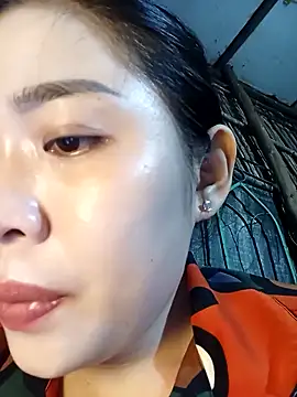 Snapshot of Lin-kute98 chatting on 05-02-26, 12:54 Lin-kute98 online show from 05-02-26, 12:54