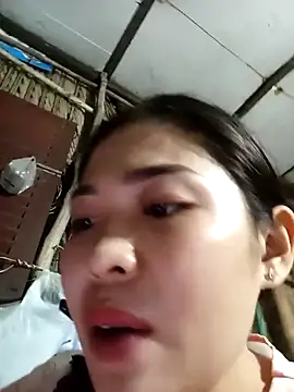Snapshot of Lin-kute98 chatting on 05-11-26, 02:12 Lin-kute98 online show from 05-11-26, 02:12