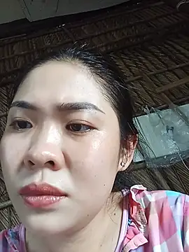 Snapshot of Lin-kute98 chatting on 05-17-26, 03:04 Lin-kute98 online show from 05-17-26, 03:04