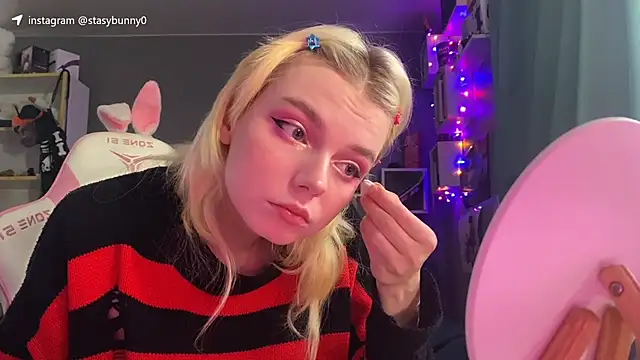 KittyLarva online show from 01-08-26, 07:54