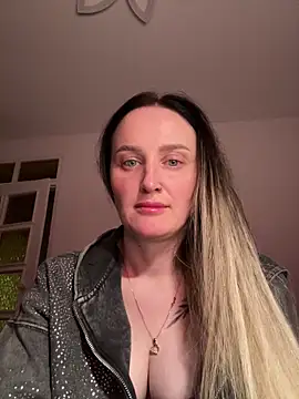 TomilaSi online show from 12-20-25, 08:49