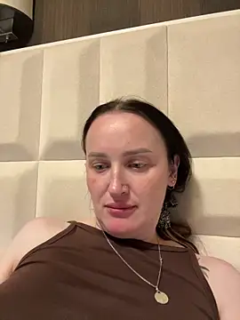 Snapshot of TomilaSi chatting on 05-04-26, 06:48 TomilaSi online show from 05-04-26, 06:48