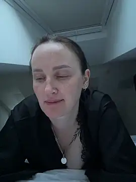 Snapshot of TomilaSi chatting on 05-11-26, 06:05 TomilaSi online show from 05-11-26, 06:05