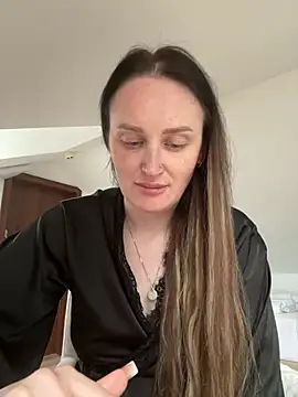 Snapshot of TomilaSi chatting on 05-13-26, 04:48 TomilaSi online show from 05-13-26, 04:48