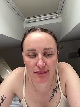 Snapshot of TomilaSi chatting on 05-18-26, 11:49 TomilaSi online show from 05-18-26, 11:49