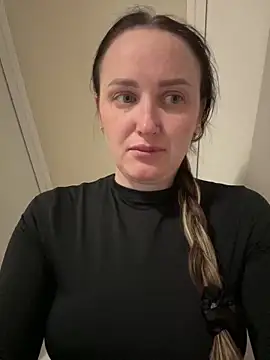 Snapshot of TomilaSi chatting on 05-18-26, 11:54 TomilaSi online show from 05-18-26, 11:54
