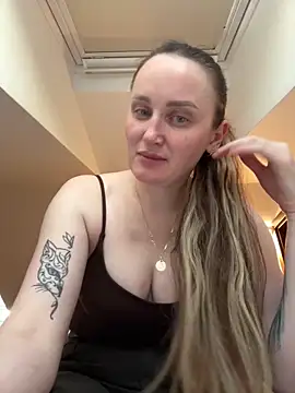 Snapshot of TomilaSi chatting on 05-29-26, 06:06 TomilaSi online show from 05-29-26, 06:06
