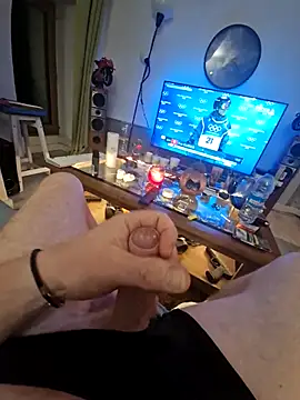 Mangeur44  online show from 02-15-26, 07:21