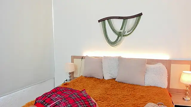 Ivonne parker online show from 12-15-25, 07:40