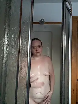 Snapshot of SmirkFans chatting on 02-05-26, 10:36 SmirkFans online show from 02-05-26, 10:36