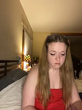 Snapshot of SmirkFans chatting on 02-13-26, 02:29 SmirkFans online show from 02-13-26, 02:29