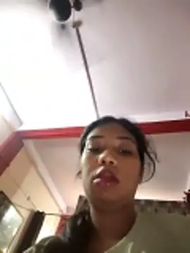 Snapshot of aarti03fb chatting on 06-11-26, 01:05 aarti03fb online show from 06-11-26, 01:05
