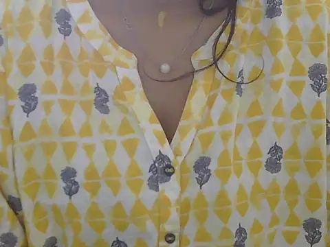 cute mahira online show from 03-23-26, 04:33