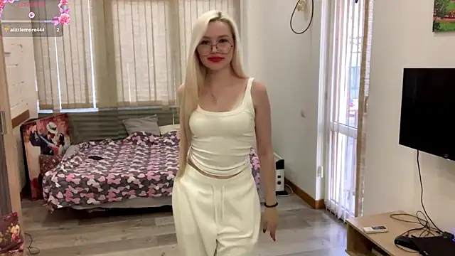 MistikMinx online show from 12-17-25, 12:55