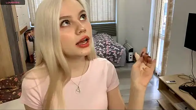 MistikMinx online show from 12-21-25, 01:07