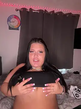 Snapshot of CurvyAyla chatting on 02-04-26, 01:28 CurvyAyla online show from 02-04-26, 01:28