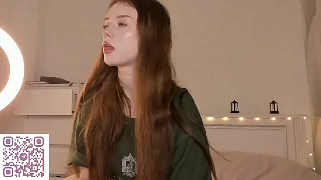 AmyForYouu online show from 12-22-25, 08:06