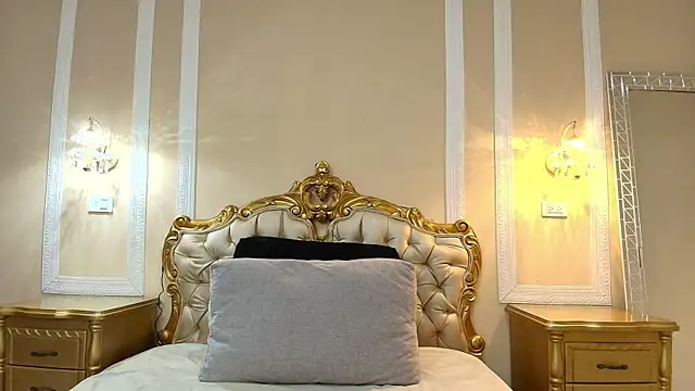 HallieStone online show from 03-31-26, 12:05