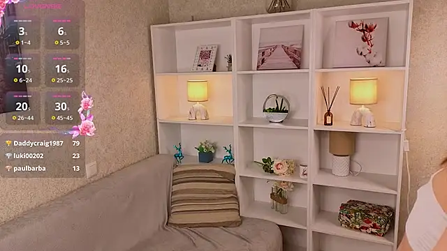 Snapshot of VinnieMaida chatting on 04-28-26, 02:27 VinnieMaida online show from 04-28-26, 02:27