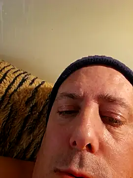 Snapshot of BODY78_M chatting on 12-20-25, 09:49 BODY78 M online show from 12-20-25, 09:49