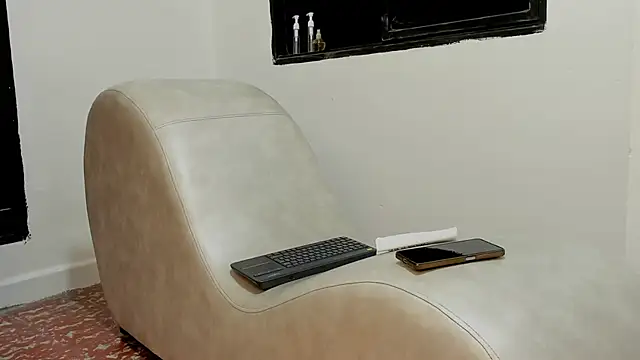 HoneyLovers OS online show from 12-02-25, 01:28