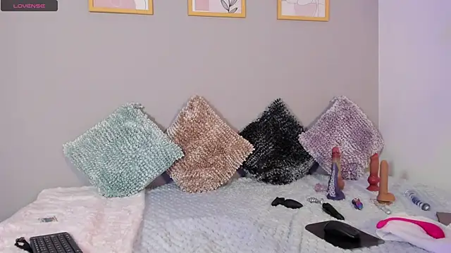 Snapshot of IvannaVolk_ chatting on 05-16-26, 10:36 IvannaVolk online show from 05-16-26, 10:36