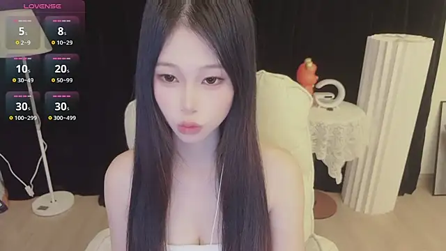 Snapshot of -Annababy chatting on 04-29-26, 06:36 -Annababy online show from 04-29-26, 06:36