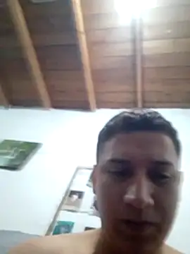 Snapshot of Alvarezz0202 chatting on 06-02-26, 08:33 Alvarezz0202 online show from 06-02-26, 08:33