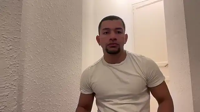 Snapshot of esleider12 chatting on 12-18-25, 04:57 esleider12 online show from 12-18-25, 04:57