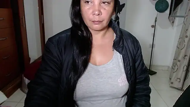 vivian-milf online show from 04-16-26, 01:50