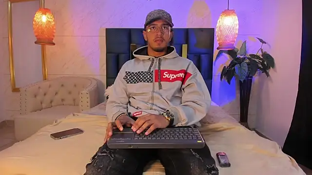 Brand Collins online show from 11-26-25, 01:01