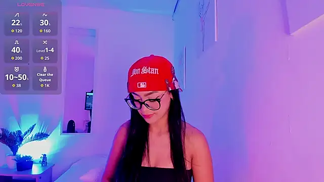 Klohewilliams  online show from 12-14-25, 12:43