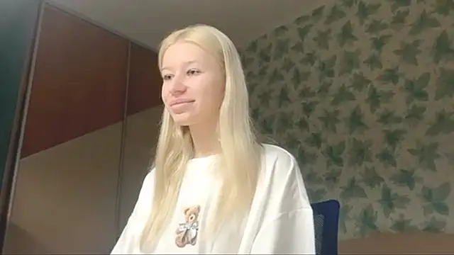 Barbie Blondie online show from 12-14-25, 07:07