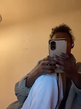    Hannah    online show from 12-01-25, 10:04